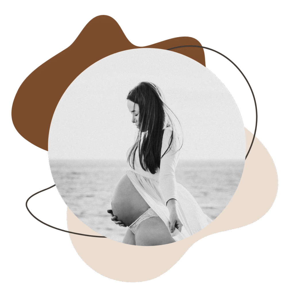 fotos de embarazo en la playa - Manu Borjas fotógrafo en Málaga